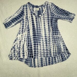 Women’s XL, Blue/White Tie-dye 1/2 sleeve St Tropez West Top